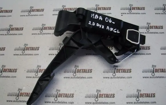 Mercedes-Benz B W245 Accelerator throttle pedal 1693000204 A1693000204