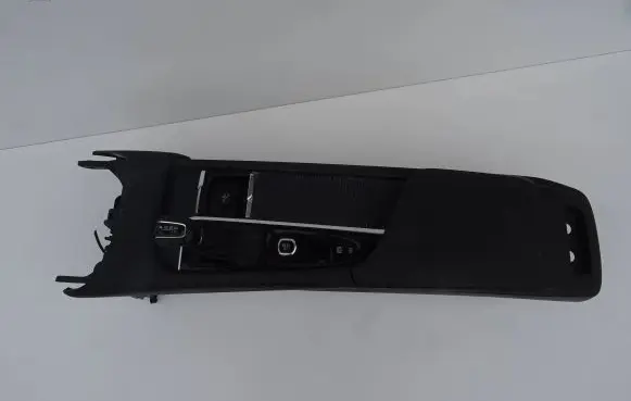 Volvo S90, V90 Armrest