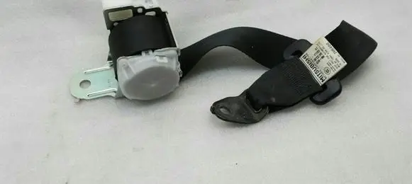 Mitsubishi Lancer X Middle seatbelt (rear) 7000A988