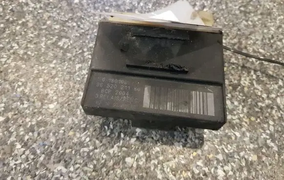 Citroen C5 Glow plug pre-heat relay 9652021180