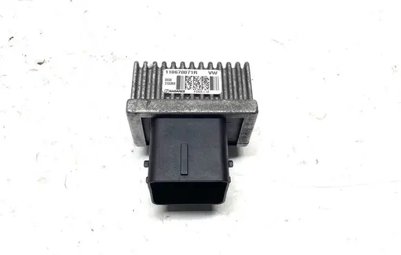 Nissan Navara D23 Glow plug pre-heat relay 110678071R