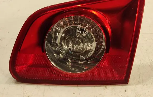 Volkswagen PASSAT B6 Tailgate rear/tail lights