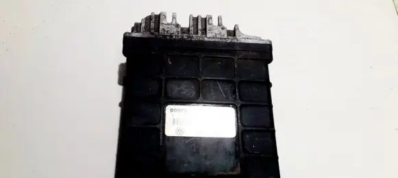 Volkswagen Golf III Engine control unit/module 0261200750 030906026k