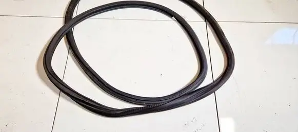Opel Corsa D Rubber seal front coupe door 