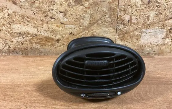 Ford Focus Dashboard side air vent grill/cover trim 98AB19893AK D1B1AR66ZA
