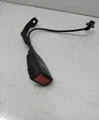 Front seatbelt buckle