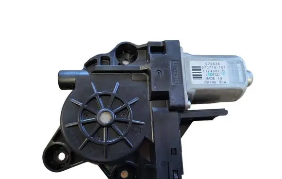 Volvo XC70 Rear door window regulator motor 970716-101 070628 1174081-B