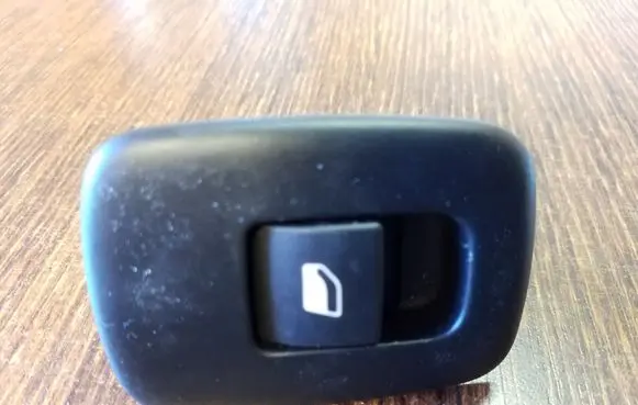 Renault Trafic III (X82) Electric window control switch 11689