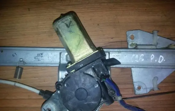 Mazda 626 Front door window regulator motor 3630161631 36301-61631