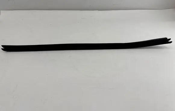 Audi Q2 - Rubber seal front door window/glass 81A837479