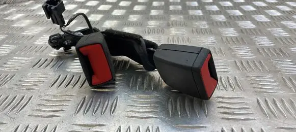 Audi A4 S4 B9 Rear seatbelt buckle 8W0857739D
