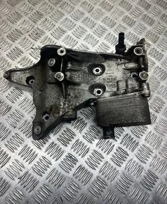 Audi A3 S3 A3 Sportback 8P Oil filter mounting bracket 06J903143S 6948