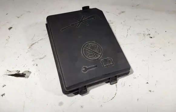 Opel Astra H Fuse box cover 42397201