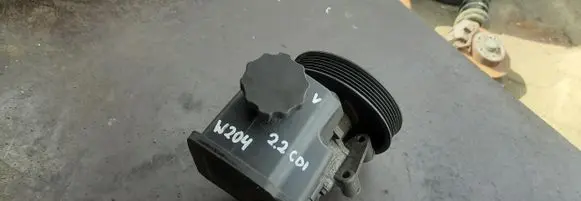 Mercedes-Benz C W204 Power steering pump 