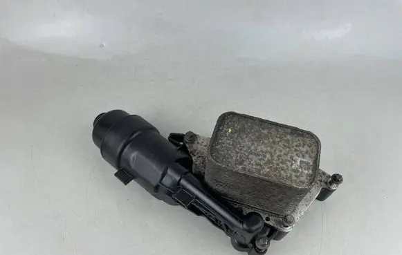 Mini One - Cooper F56 F55 Oil filter mounting bracket 70563887 7235311