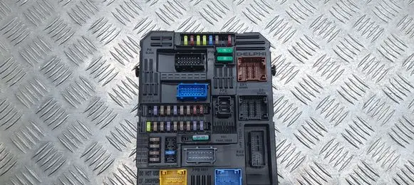 Citroen Jumpy Fuse module 9832880380 EL4