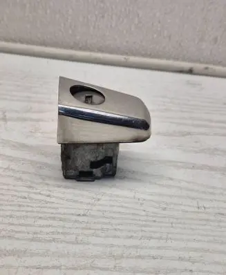 Opel Insignia A Front door lock (next to the handle) 495072894