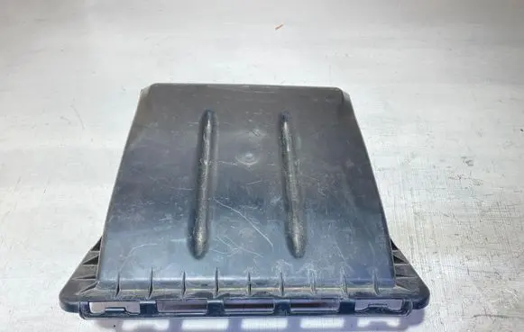 Mercedes-Benz C W205 Air filter box cover A2058308802
