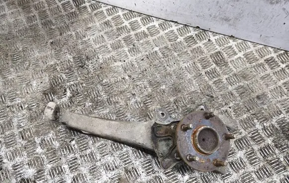 Lexus IS 220D-250-350 Front wheel hub 