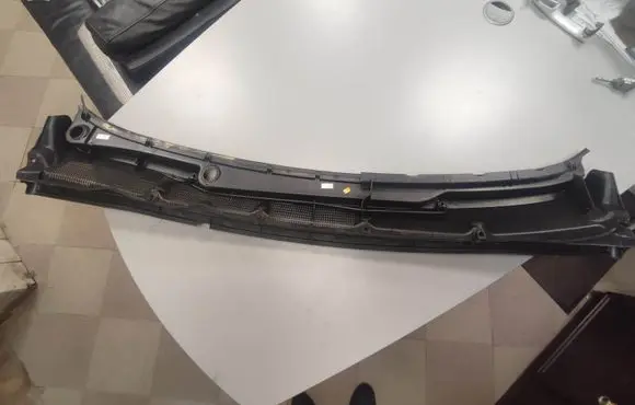 Buick Encore I Wiper trim 94542595