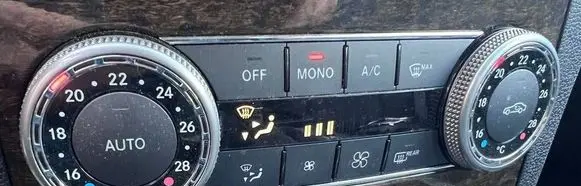 Mercedes-Benz C W204 Climate control unit A2049009104 2049009104