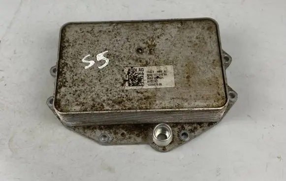 Engine oil radiator