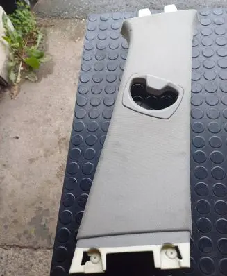 BMW 3 E90 E91 (C) pillar trim 7058386 52107010