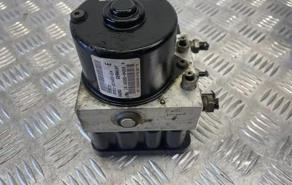 Ford Focus ABS Pump 8M512C405EA
