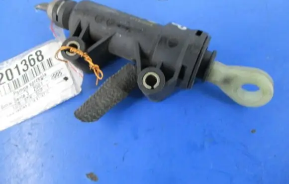 BMW 3 E46 Clutch master cylinder 21.52-6758822