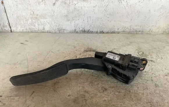 Chrysler 300 - 300C Accelerator throttle pedal 04593610AA