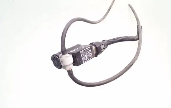 Hyundai Tucson JM Windscreen/windshield washer pump 985102C100
