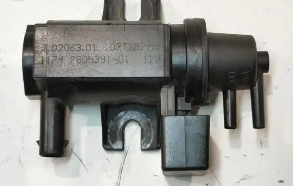 BMW 1 E81 E87 Turbo solenoid valve 70206301 07T282