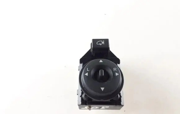 KIA Ceed Wing mirror switch 457480