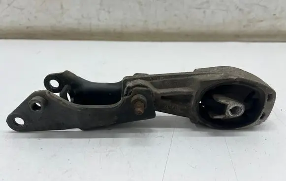 Opel Crossland X Engine mount bracket 9673005780