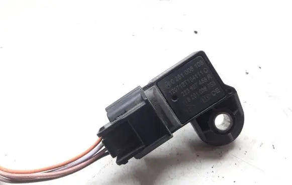 Toyota RAV 4 (XA30) Air pressure sensor 0281006108