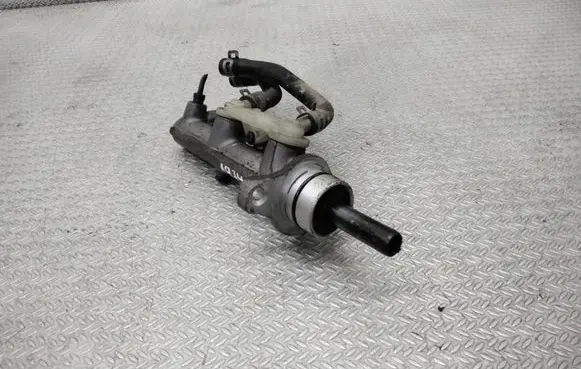 Master brake cylinder
