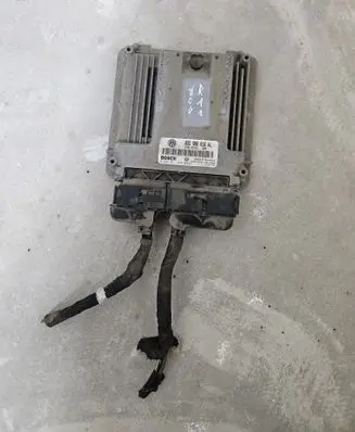 Volkswagen Touran I Engine control unit/module 03G906016AL 03G906016