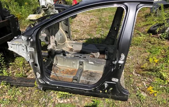 Toyota Yaris XP210 Pillar (middle) 