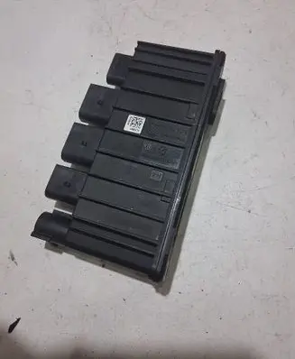 BMW 1 F40 Ignition amplifier control unit 8642761