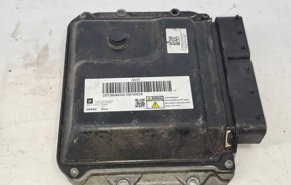 Opel Astra J Engine control unit/module 55577647 86AAS92100760024 MB2758008884