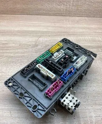 Rover 75 Fuse module 518174701 YQE000050