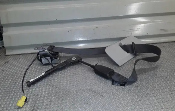 Opel Astra J Front seatbelt 13297098 616083200