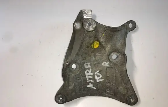 Dodge Nitro Engine mounting bracket 20513136F