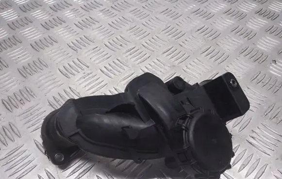 Renault Megane II Breather hose/pipe 8200323338