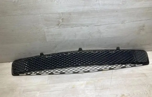 Mercedes-Benz C W204 Front bumper lower grill A2048851212