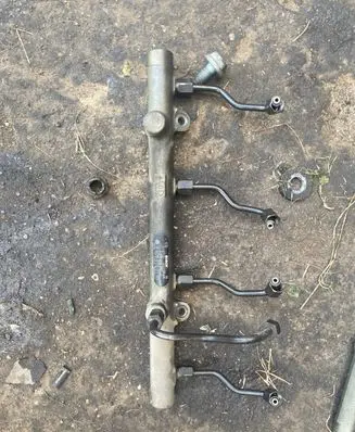 Mercedes-Benz E W211 Fuel main line pipe A6280700195 F00R000390