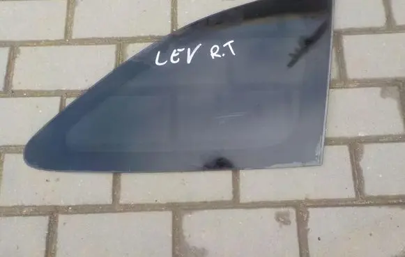 Subaru Levorg Front triangle window/glass 87573840