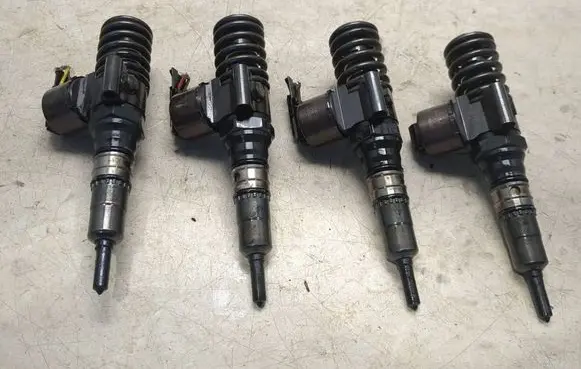 Ford Mondeo Mk III Fuel injectors set 0414720404
