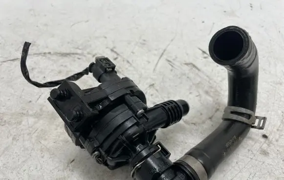 BMW 3 G20 G21 Electric auxiliary coolant/water pump 8671654