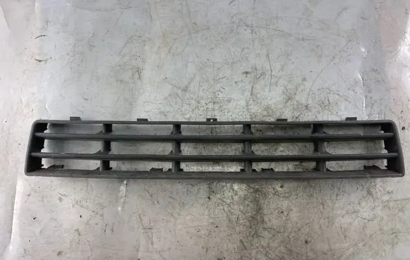 Volkswagen Golf IV Front bumper lower grill 1j0853677d